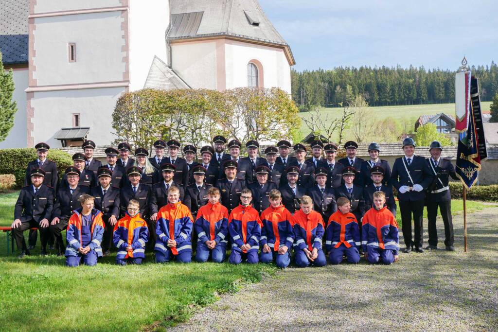Freiwillige Feuerwehr Breitnau Über Uns Mannschaftsbild